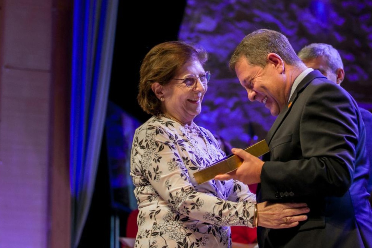 Rubí Sanz junto a Emiliano García-Page
