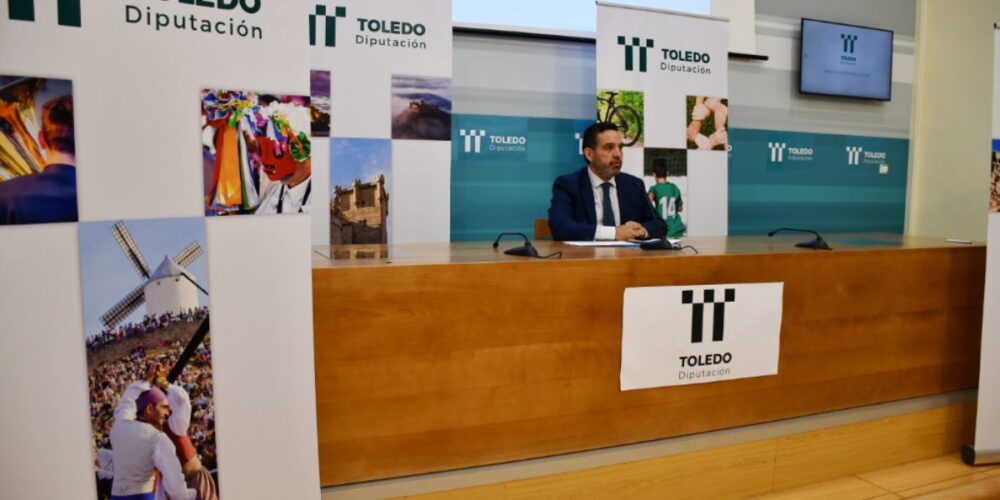 El vicepresidente de la Diputación de Toledo presenta el programa de actividades de cara a 'El mes de tu provincia' Foto: Diputación de Toledo