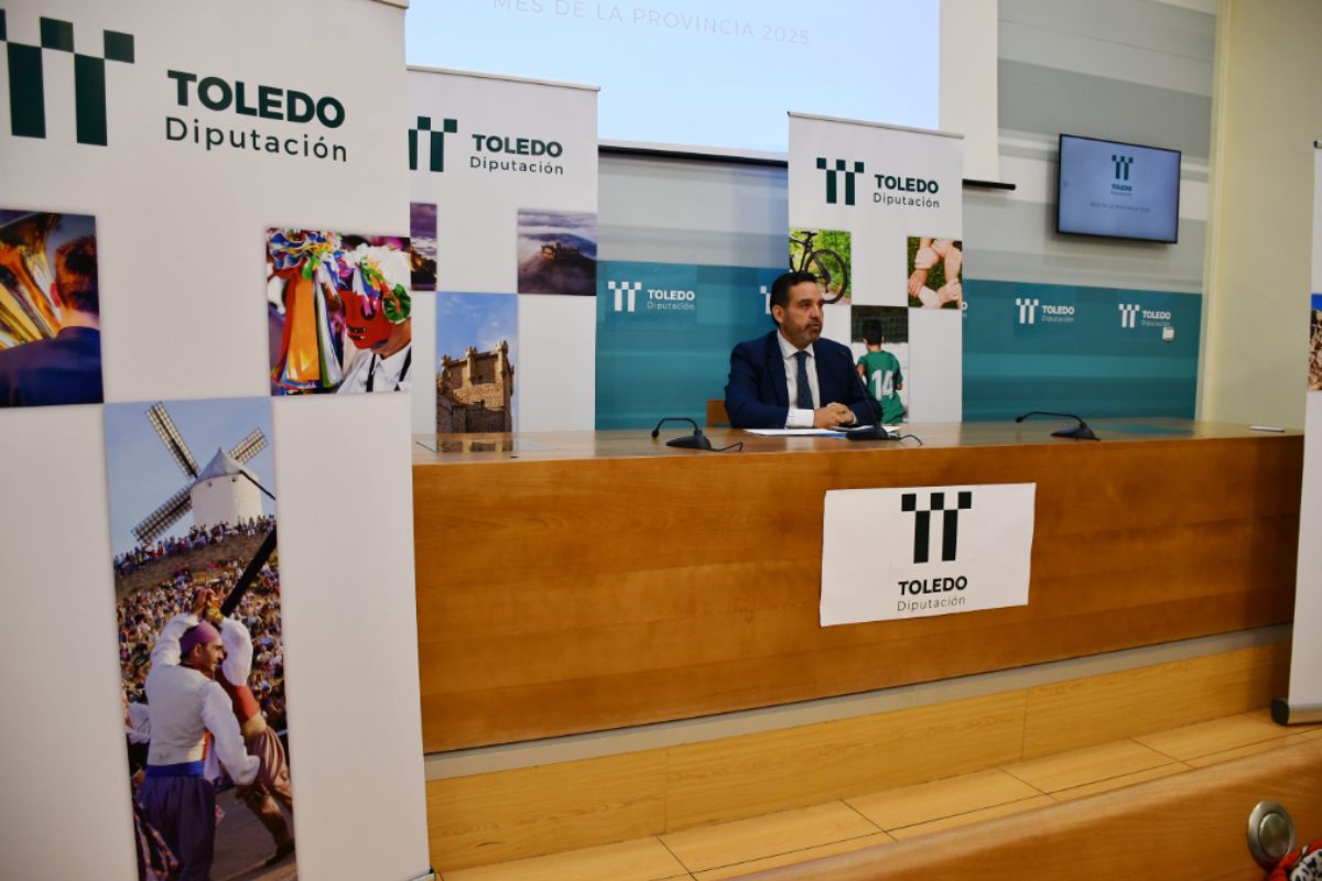 El vicepresidente de la Diputación de Toledo presenta el programa de actividades de cara a 'El mes de tu provincia' Foto: Diputación de Toledo