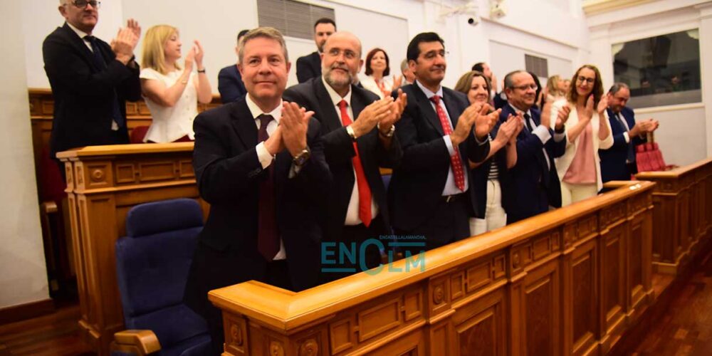 Aplauso tras la aprobación del Estatuto de Autonomía. Foto: Rebeca Arango.