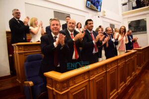 Aplauso tras la aprobación del Estatuto de Autonomía. Foto: Rebeca Arango.
