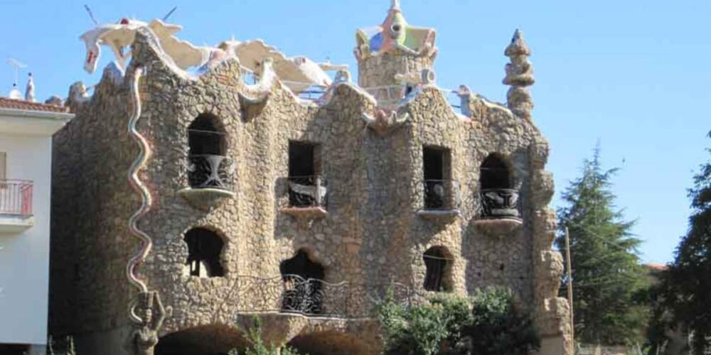 Casa Gaudí en Rillo de Gallo