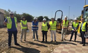 La directora de la Agencia del Agua de Castilla-La Mancha, Montserrat Muro, visitó las obras.