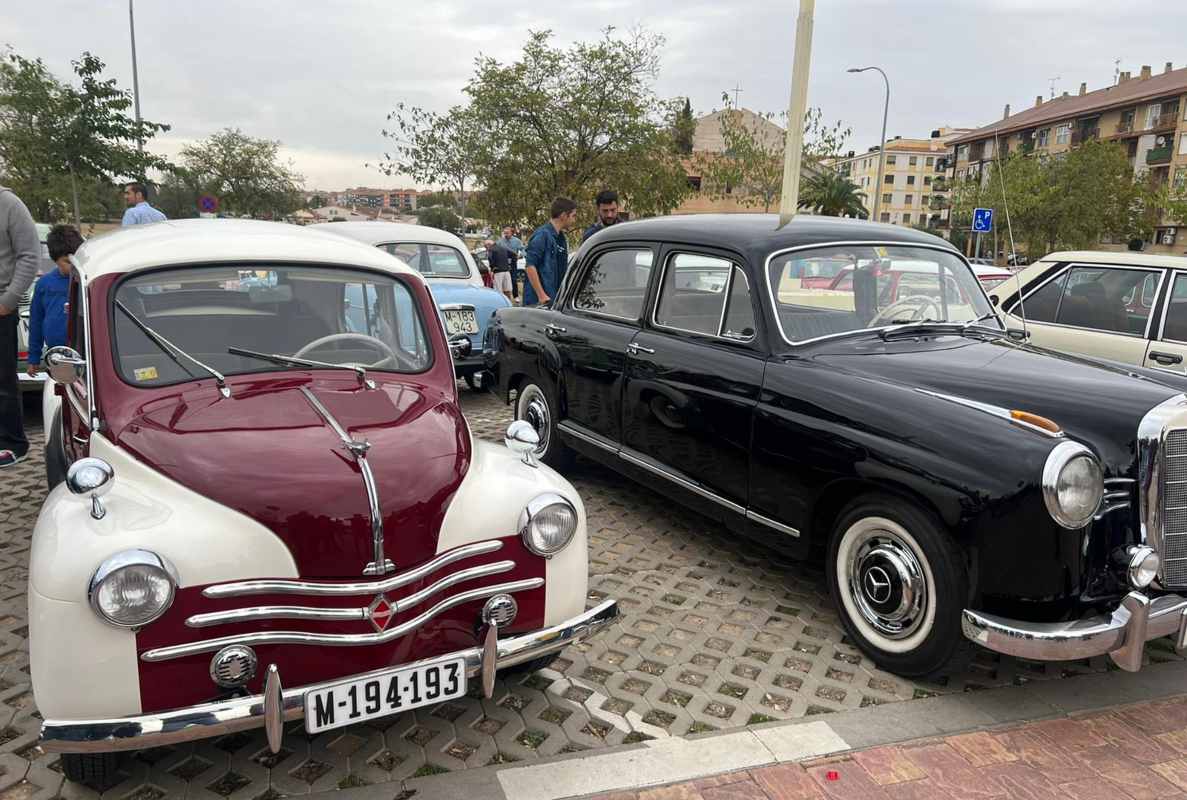 Imagen de archivos de coches clásicos.