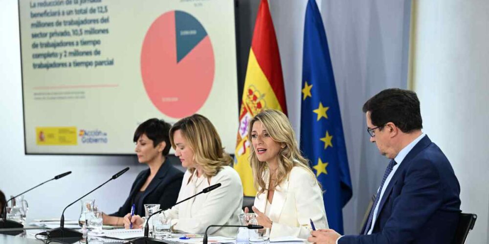 Rueda de prensa tras el Consejo de Ministros en el que se ha aprobado la reducción de jornada.