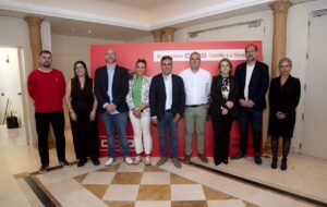 Javier Ortega, junto con la nueva ejecutiva de CCOO CLM. Foto: Rebeca Arango.