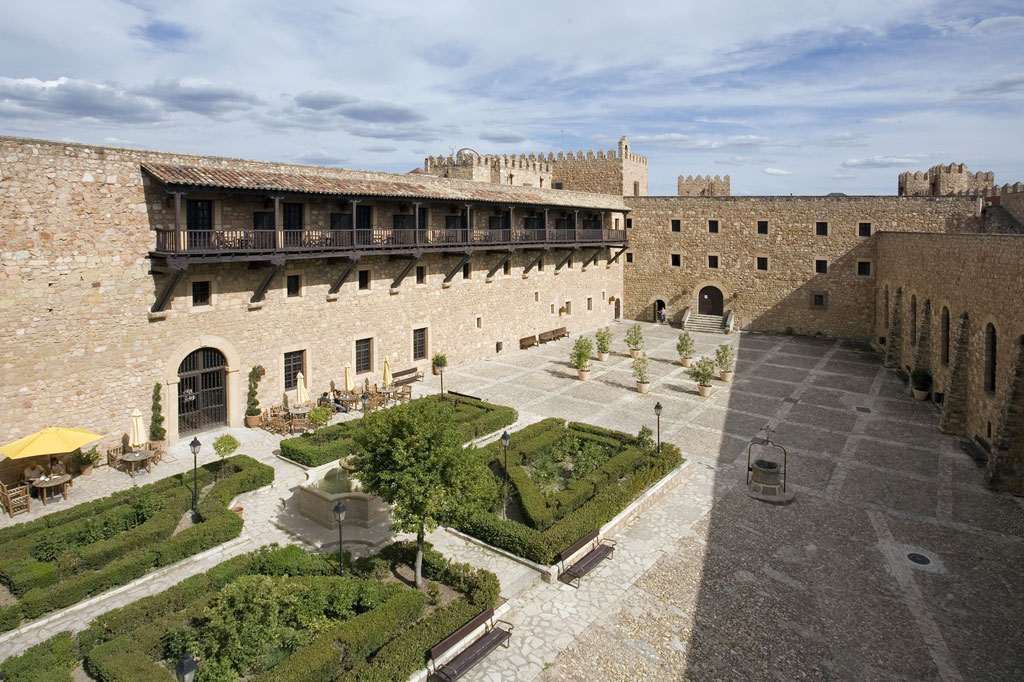 Patio Parador Sigüenza Foto: Paradores