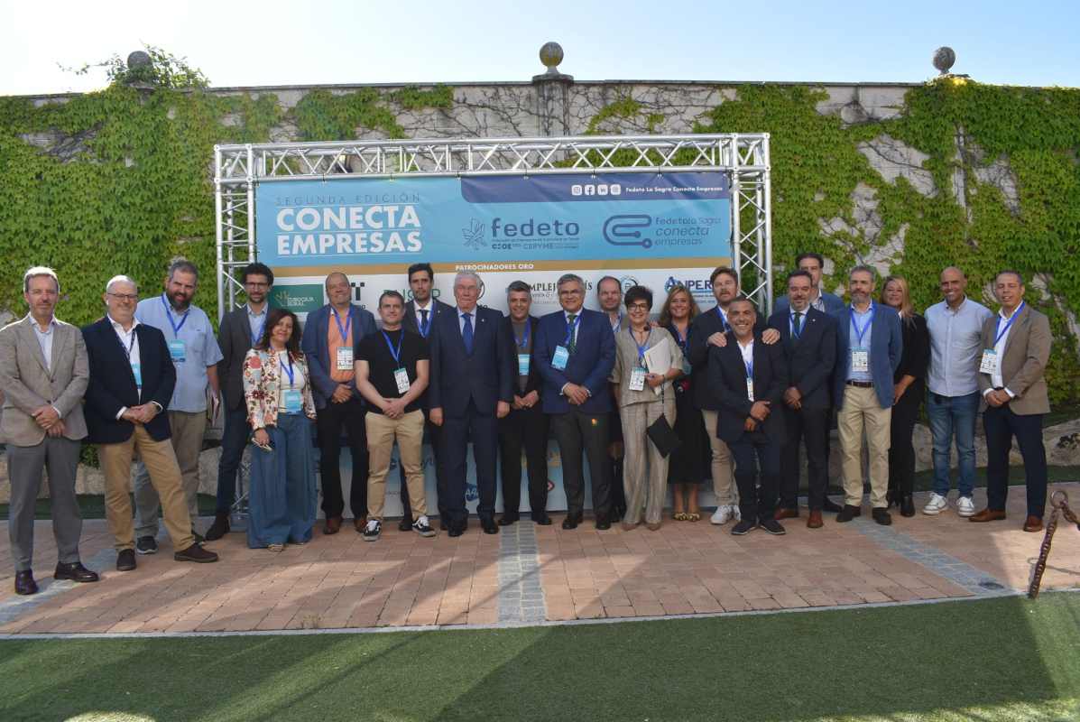 Foto de familia en la inauguración de Fedeto La Sagra Conecta Empresas.