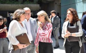 Patricia Franco conversa con la vicepresidenta Susana Díaz.