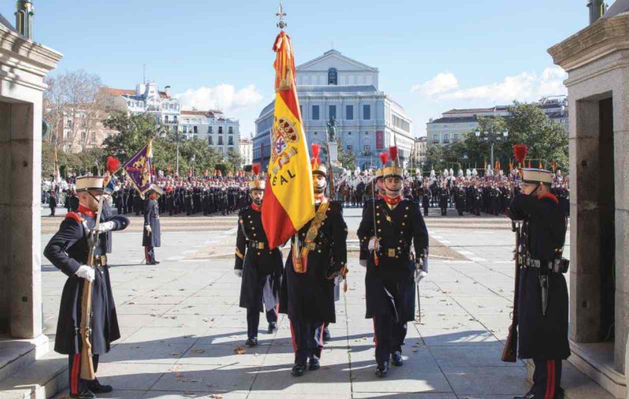 Jura de bandera para personal civil en Toledo.