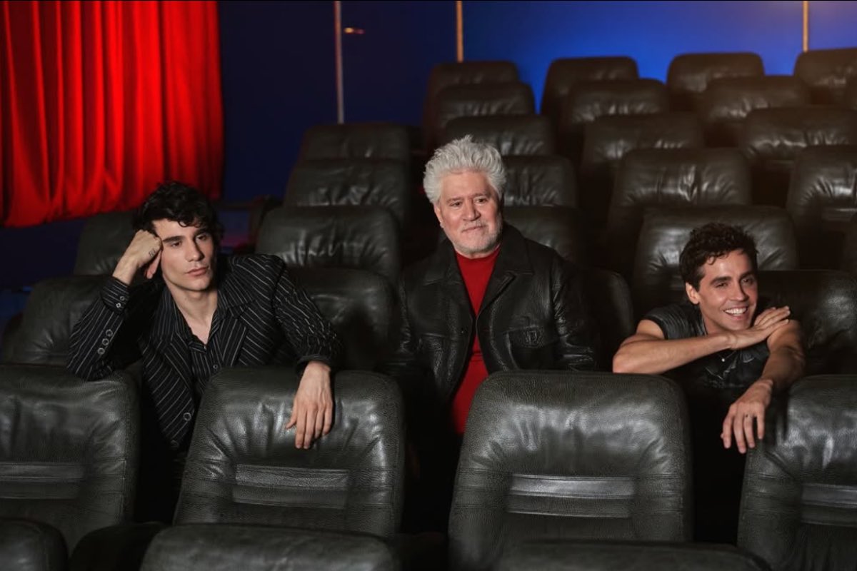 Javier Calvo y Javier Ambrossi conversan con Pedro Almodóvar en profundidad en ‘Pedro x Javis’. Foto: @movistarplus en Instagram
