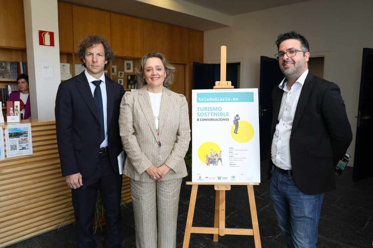 Rubén Lozano, primero por la izquierda, en una jornada organizada por toledodiario.es.