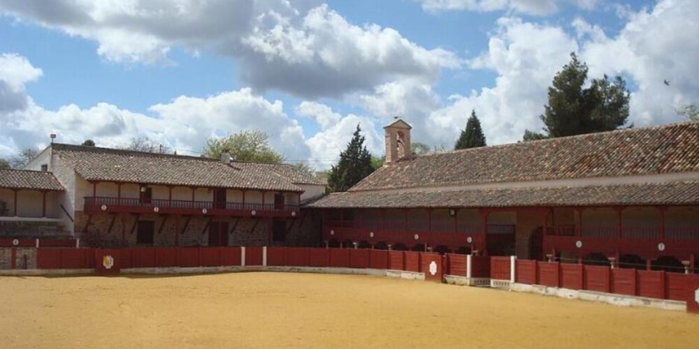 Plaza de toros (cuadrada) de Santa Cruz de Mudela.