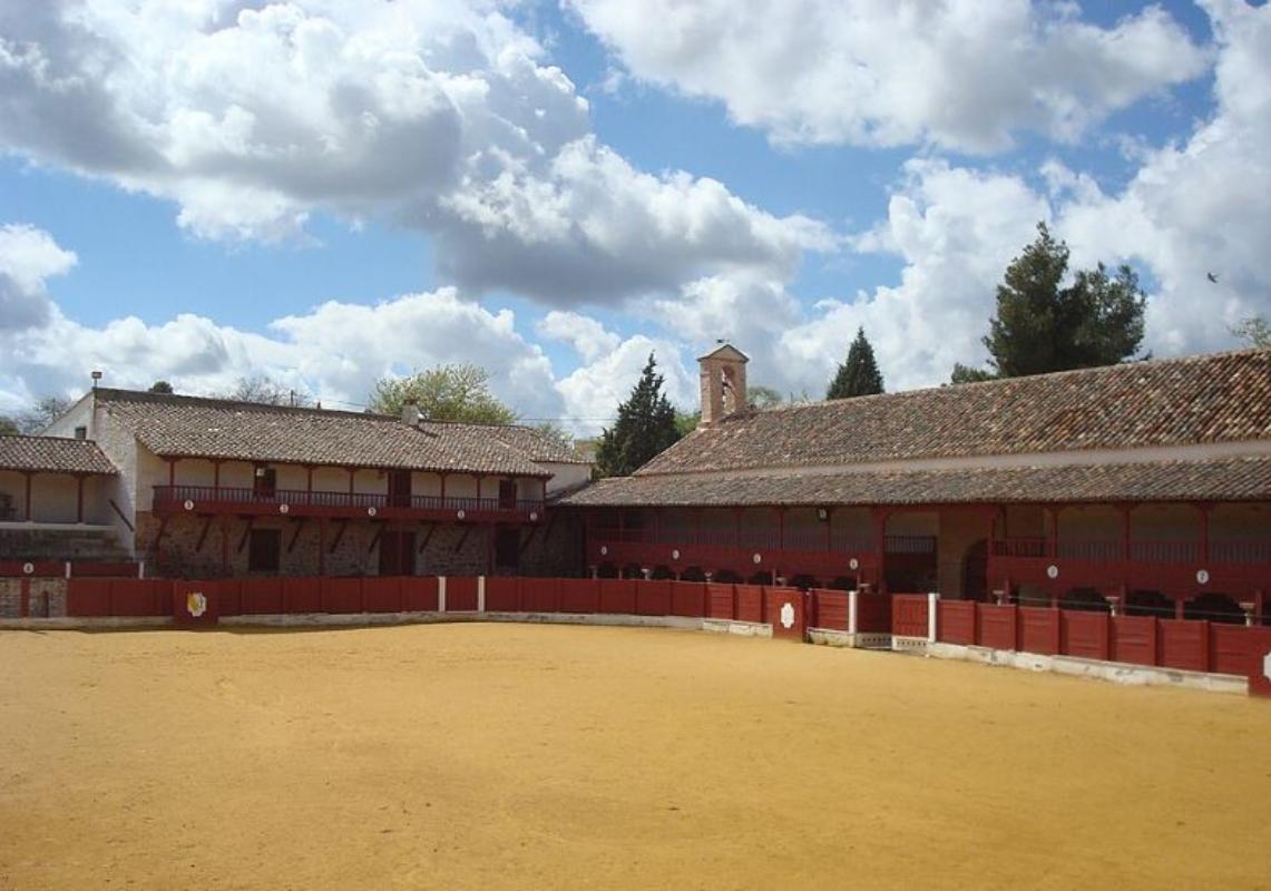 Plaza de toros (cuadrada) de Santa Cruz de Mudela.