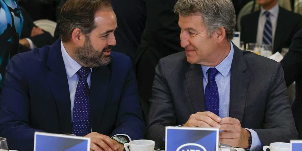El presidente del PP, Alberto Núñez Feijóo, y Paco Núñez.