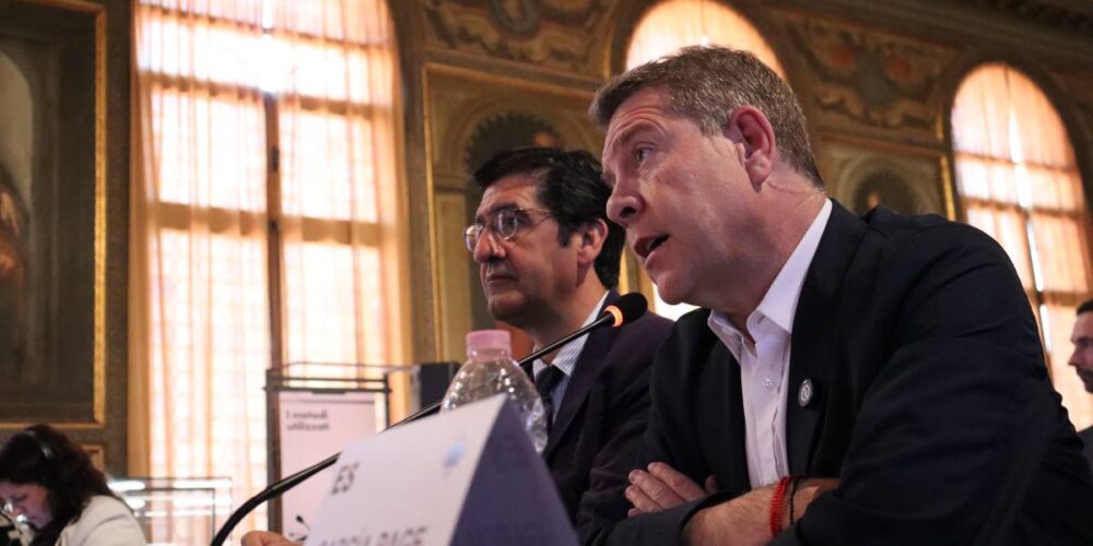 El presidente de Castilla-La Mancha, Emiliano García-Page, asiste a la reunión de la Comisión de Recursos Naturales (NAT) del Comité Europeo de las Regione.