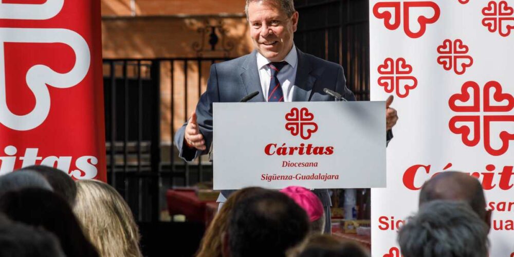 Inauguración del nuevo 'Centro Belén' para familias sin hogar que gestiona Cáritas Diocesana en Guadalajara.