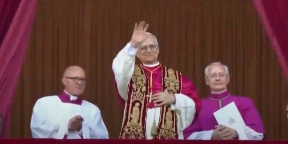 El nuevo Papa es de origen estadounidense.