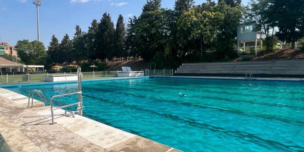 Imagen de archivo de una piscina municipal de Toledo.