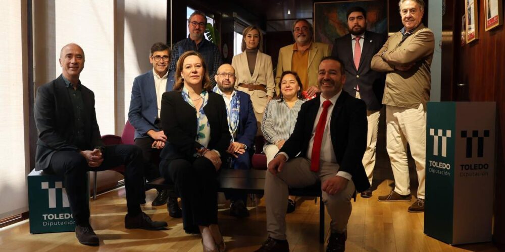 En la foto, los directores de las seis colecciones de libros de la Diputación de Toledo.