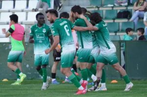 Jugadores del Toledo festejando el gol postrero del triunfo. Foto: 1clickphotos_