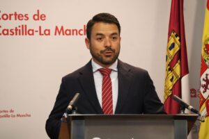 El portavoz del Grupo Parlamentario Vox en las Cortes de Castilla-La Mancha, Iván Sánchez.