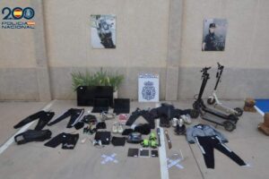 Algunos de los efectos sustraídos por los ladrones