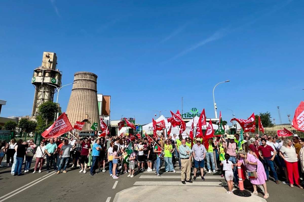Concentración de trabajadores de Fertiberia en Puertollano