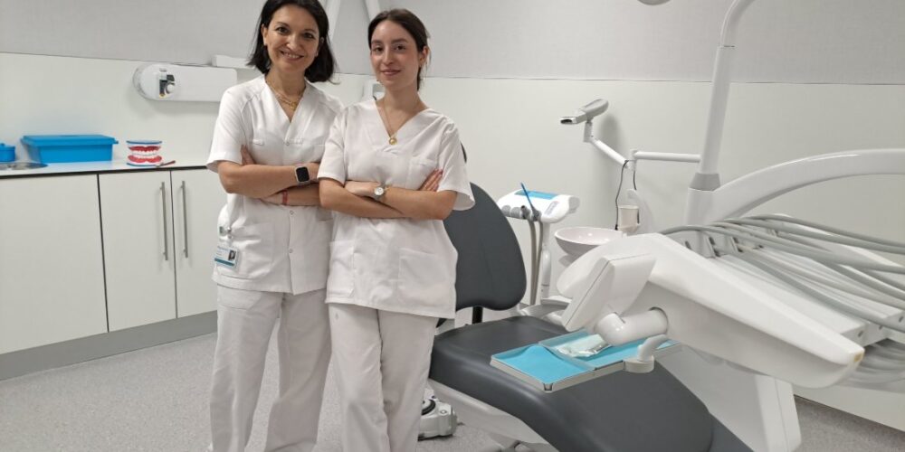 Eva Tavira y Raquel Menacho, de la Unidad Dental Quirónsalud Toledo.