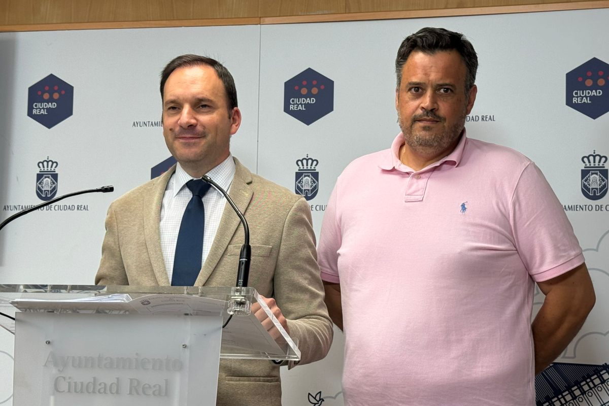 Guillermo Arroyo y Miguel Hervás en rueda de prensa