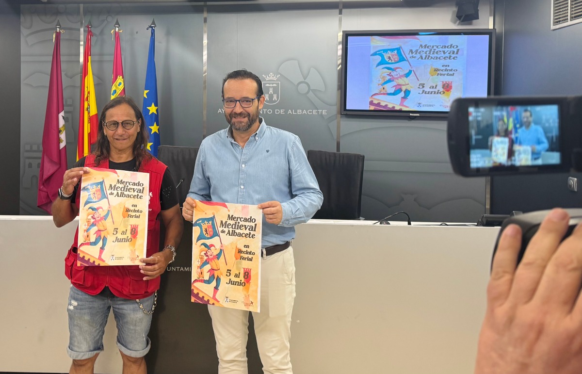 El gerente de La Fragua de Vulcano, Pedro Buani, y el concejal de Mercados y Abastos, Carlos Calero