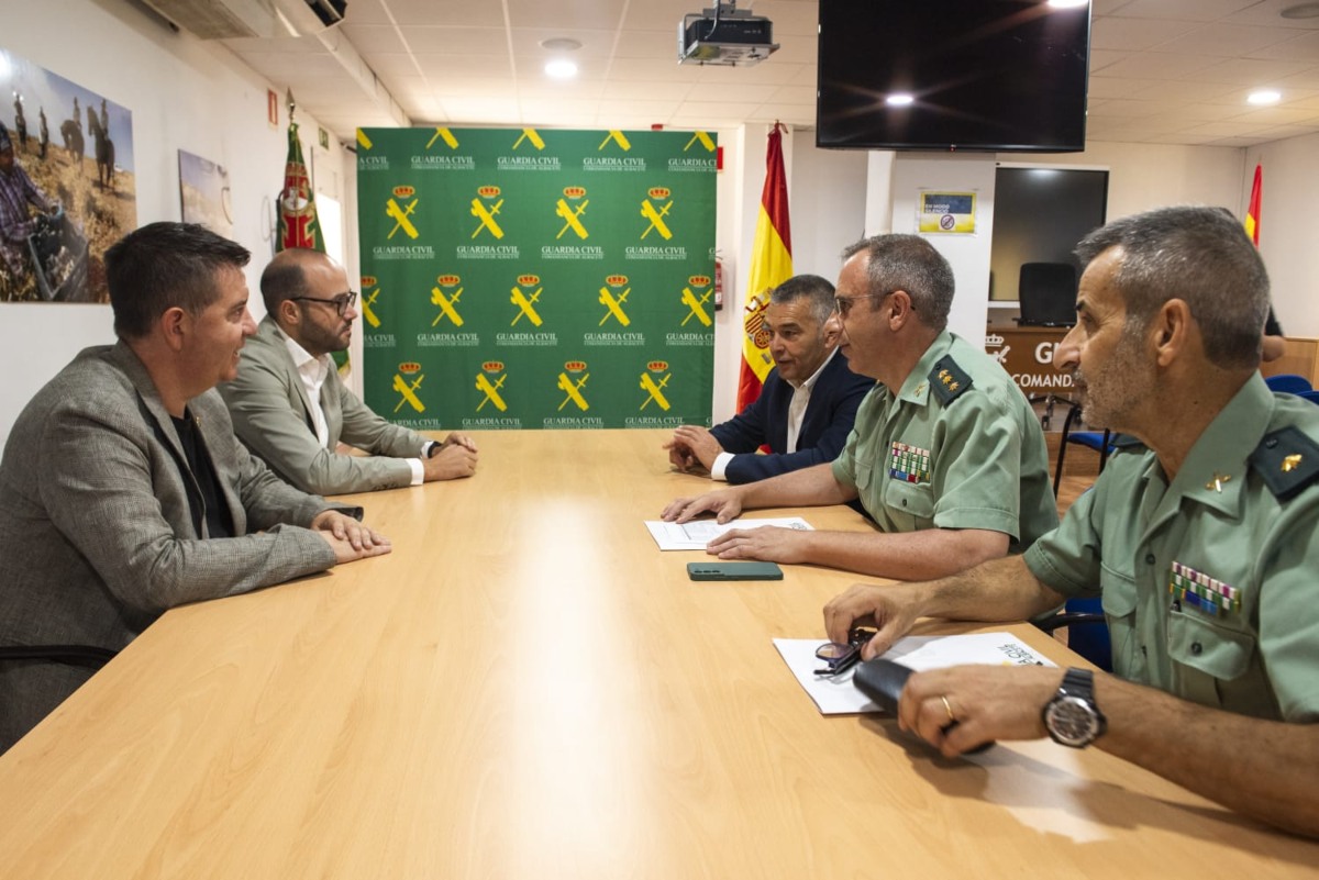 Imagen de la reunión entre la Diputación y Guardia Civil de Albacete