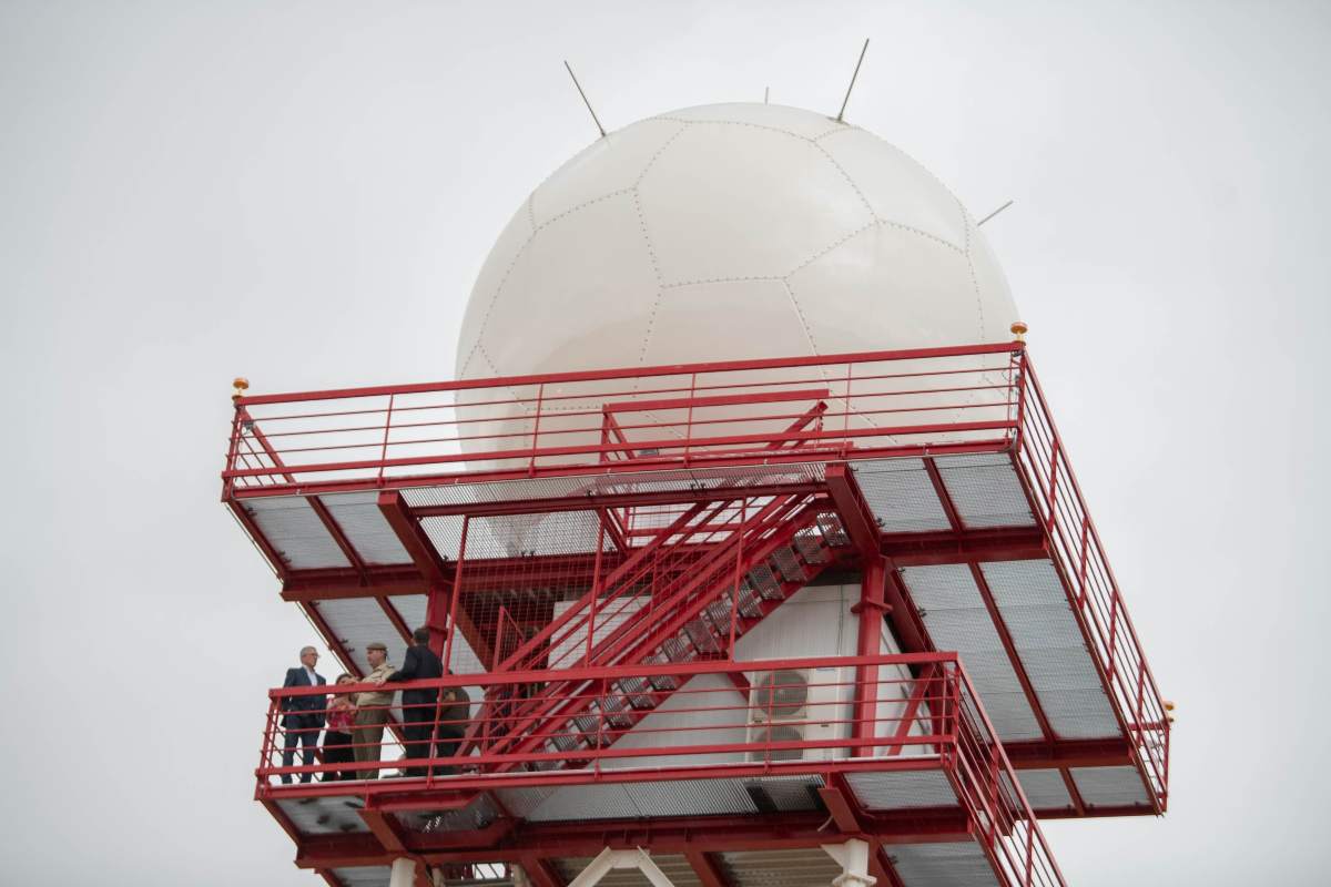 Radar meteorológico de la Aemet instalado en la base militar de Almagro