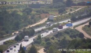 Imagen del lugar del siniestro, en la A-3, en Graja de Iniesta, en Cuenca.