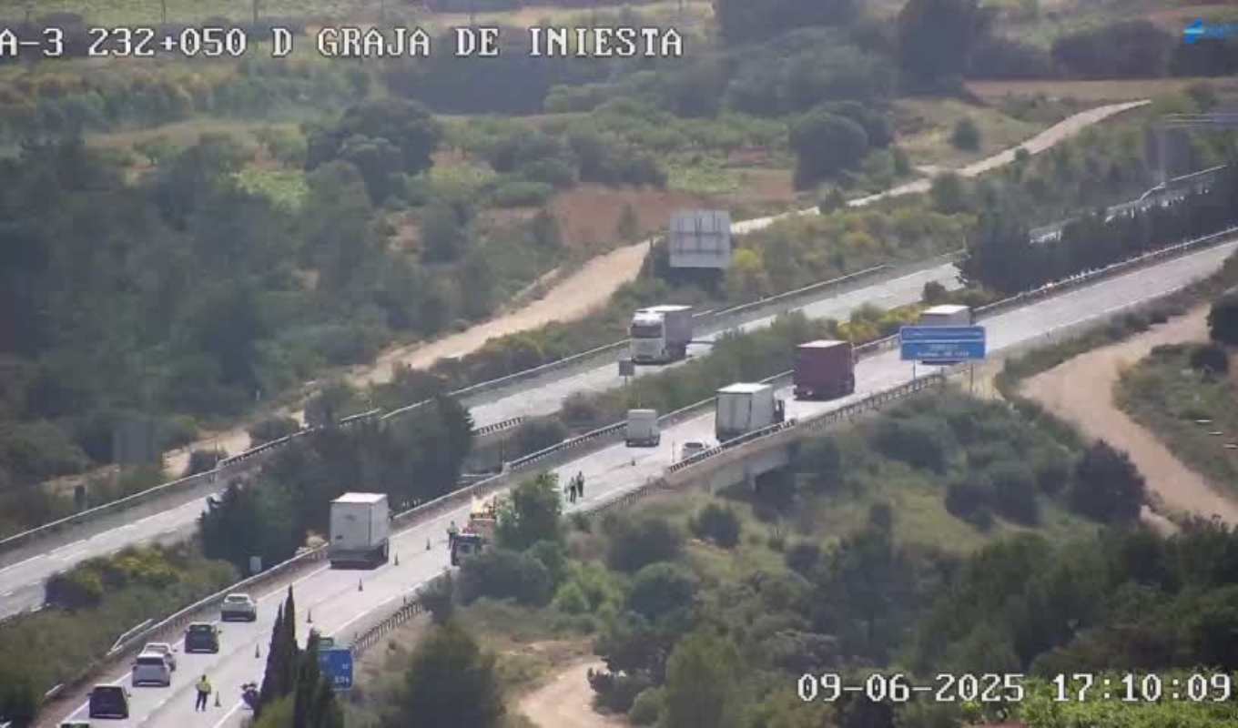 Imagen del lugar del siniestro, en la A-3, en Graja de Iniesta, en Cuenca.