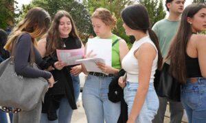 Futuras alumnas de la UCLM.