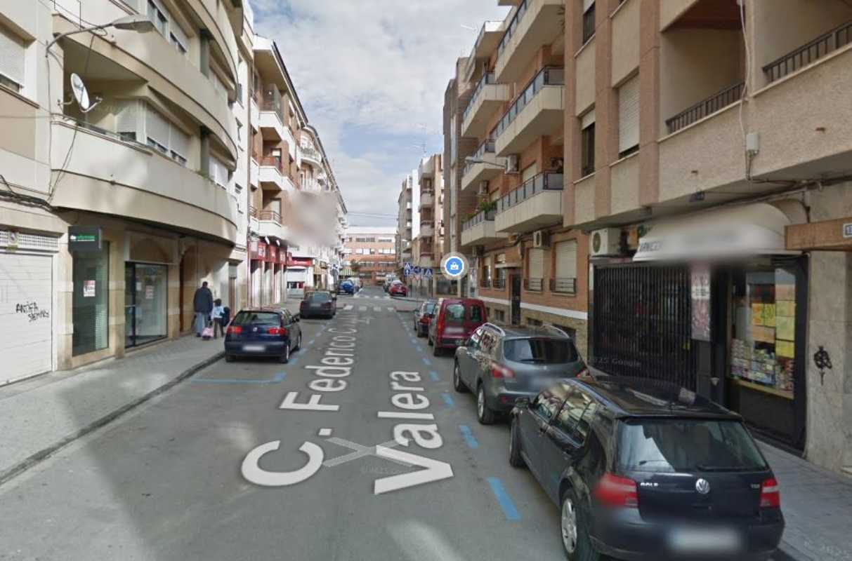 Esta es la calle de Hellín donde encontraron el cadáver de un hombre que llevaba cuatro meses en una casa.