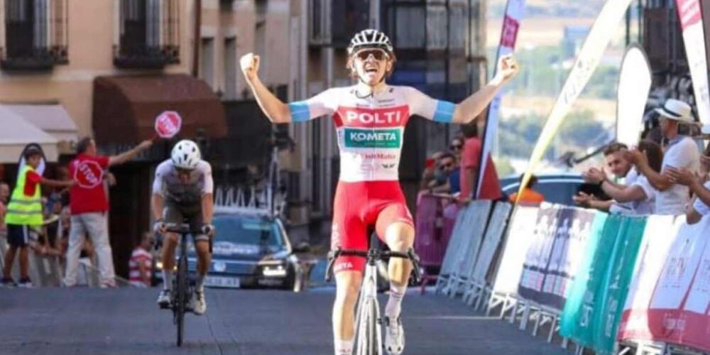 Llegada a meta en la primera edición del Gran Premio Ciclista a Toledo Flandriens.
