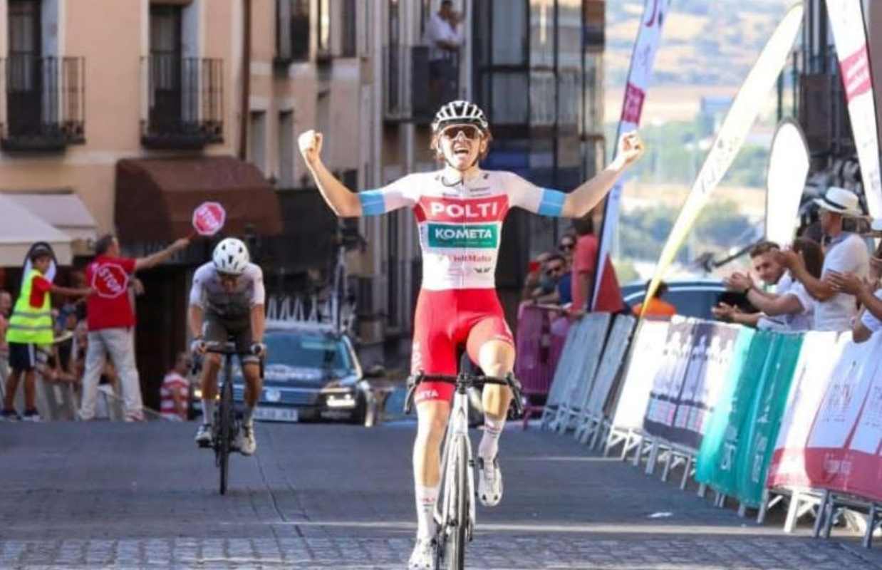 Llegada a meta en la primera edición del Gran Premio Ciclista a Toledo Flandriens.