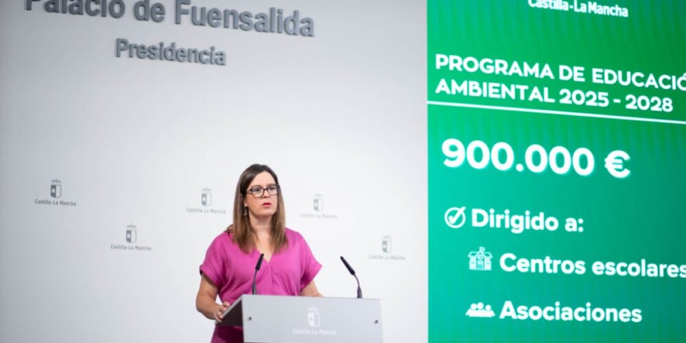 La portavoz del Gobierno regional, Esther Padilla, en el Palacio de Fuensalida (Toledo). (Fotos: Piedad López// JCCM)