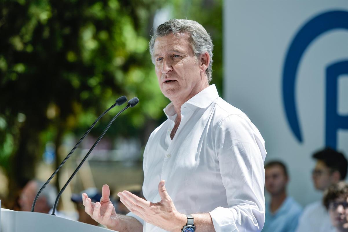 Feijóo, en un acto público en Guadalajara, en el Paseo de San Roque.