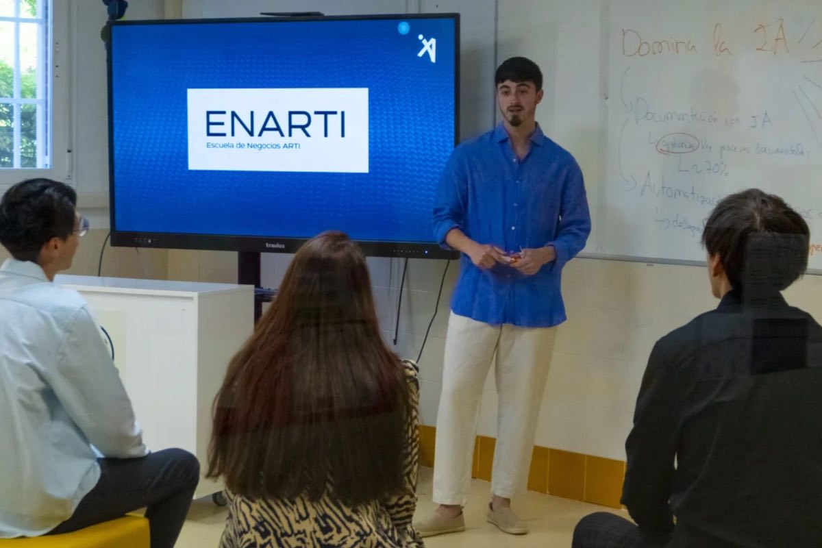 Formación en IA de la empresa Enarti. Foto: enarti.es