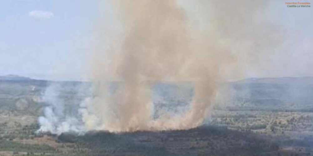 Incendio forestal en Chinchilla de Montearagón.