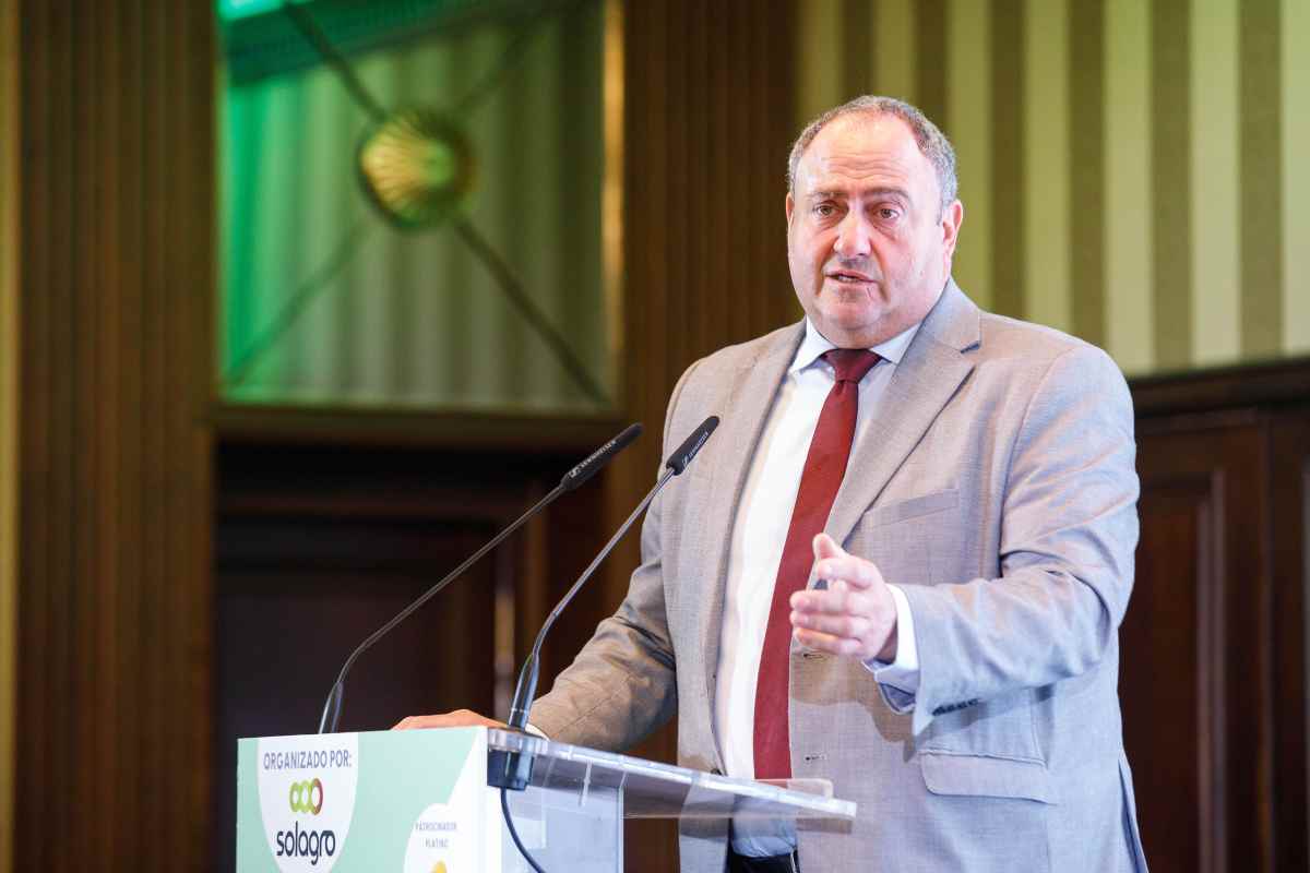El consejero de Agricultura, Ganadería y Desarrollo Rural, Julián Martínez Lizán.