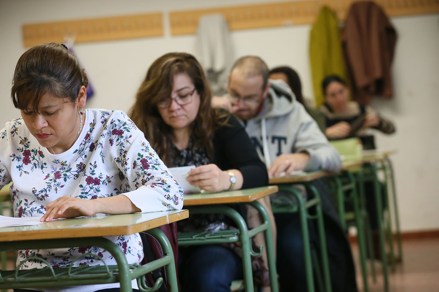 Aspirantes a docentes, haciendo la oposición (foto de archivo).