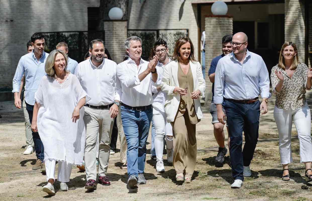Feijóo, con destacados dirigentes del PP, en Guadalajara.