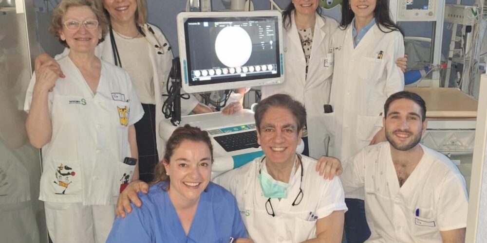 El Hospital Universitario Mancha Centro utiliza un sistema de alta precisión para prevenir la ceguera infantil