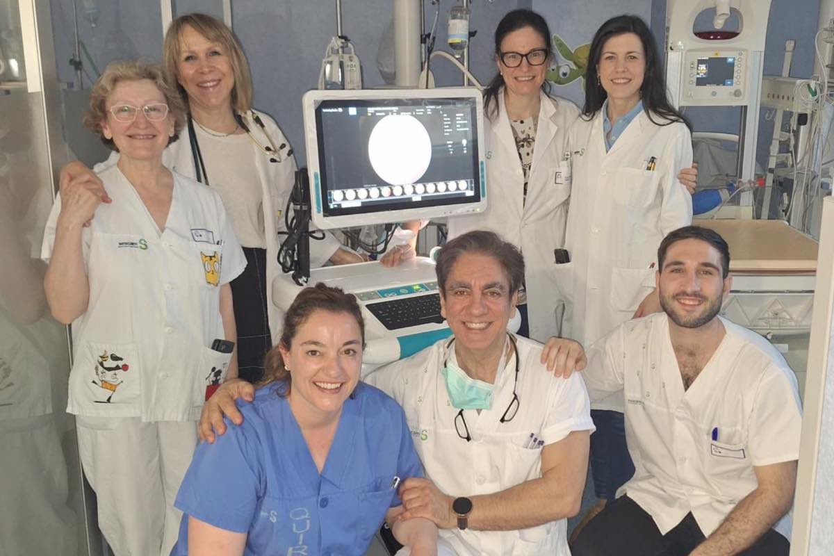 El Hospital Universitario Mancha Centro utiliza un sistema de alta precisión para prevenir la ceguera infantil