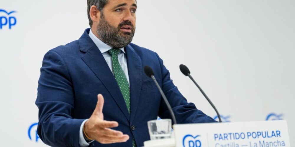 El presidente del PP de Castilla-La Mancha, Paco Núñez, este lunes en Toledo