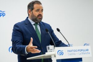 El presidente del PP de Castilla-La Mancha, Paco Núñez, este lunes en Toledo
